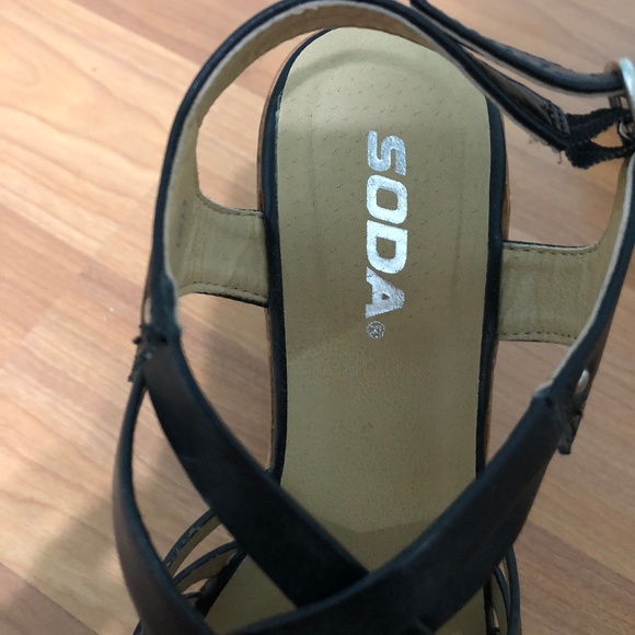 Black Wedges - Picture 4 of 5